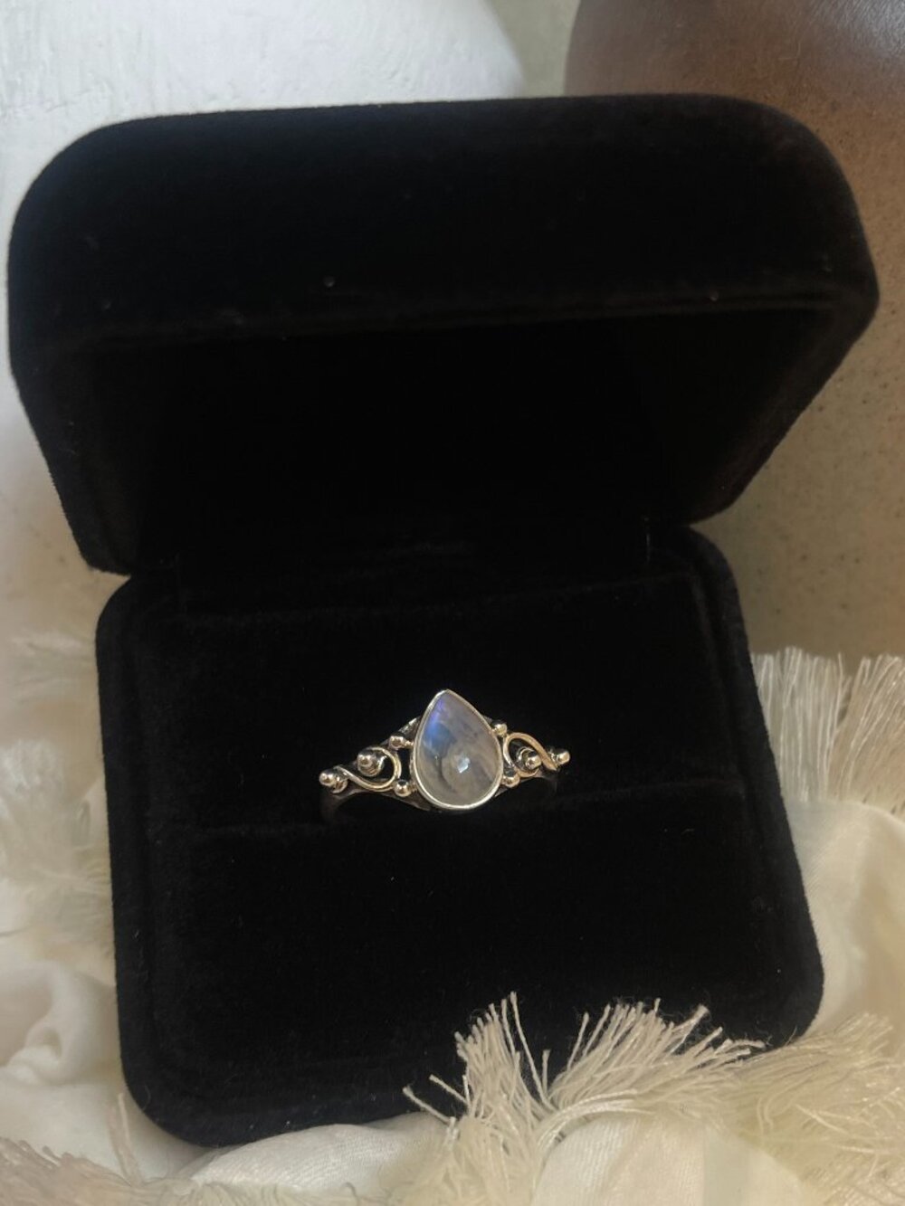 925 Sterling Silver Blue Flash Moonstone Ring Size 8.5 Pear Cut Boho